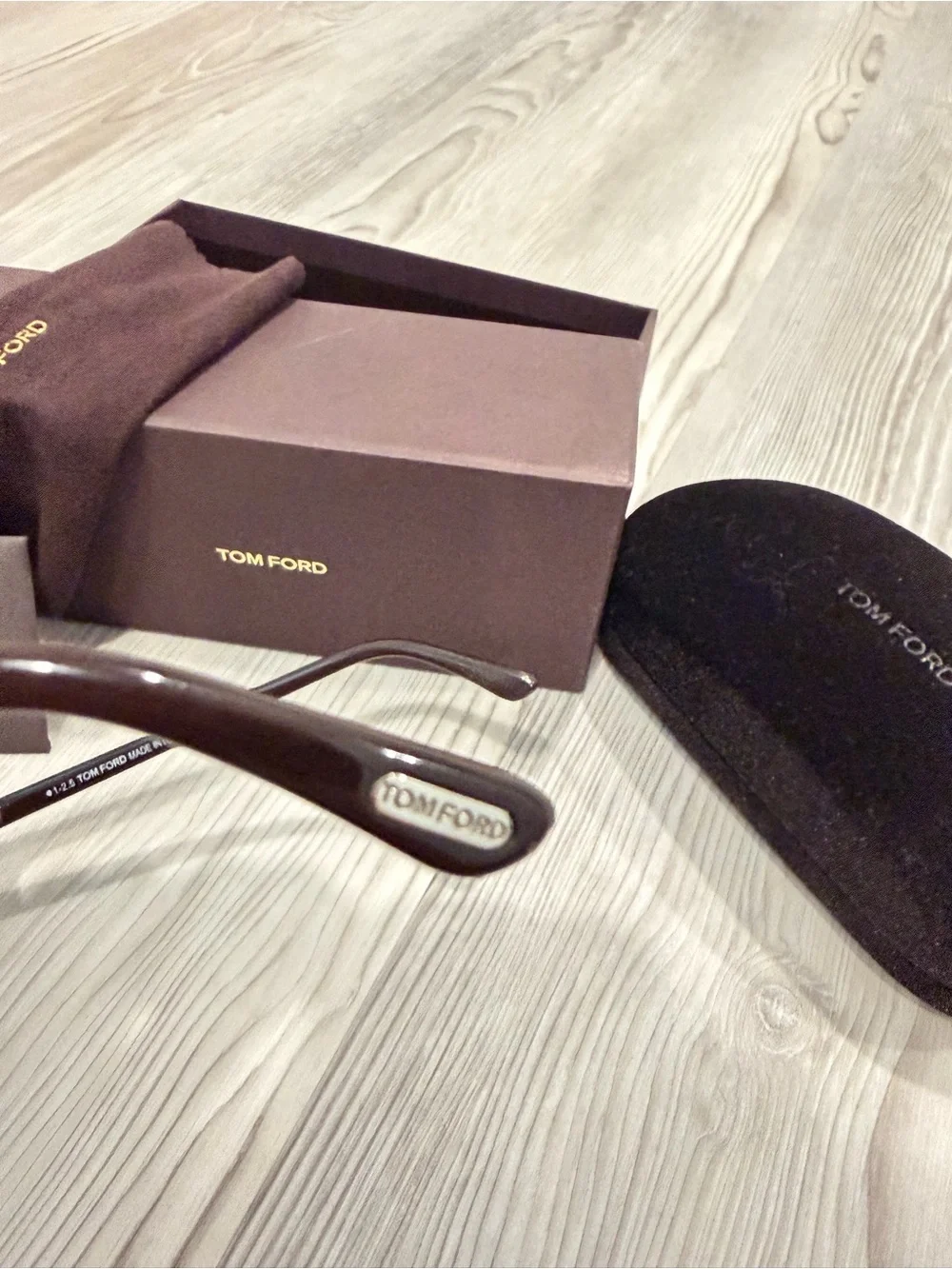 Tom Ford Brown Aviator Sunglasses with Case and Authenticity Card. GUC